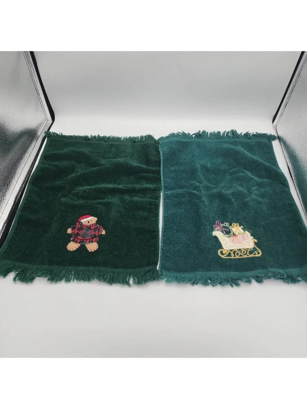 Vintage Cotton Green Holiday Finger Towels Embroidered Christmas Set Of 2